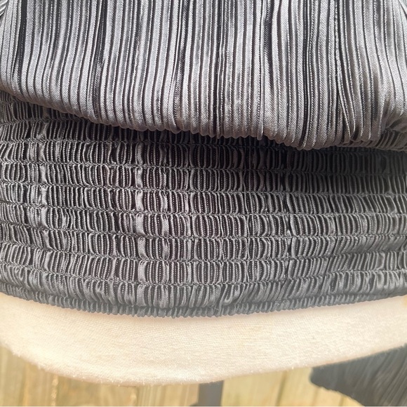 Absolutely Famous Lady’s Blouse with Gathered Hemline; Size L - Picture 6 of 11